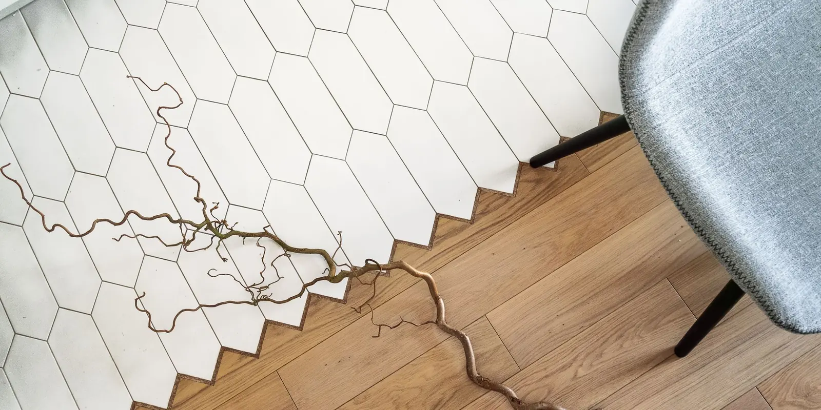 Sol intérieur en carrelage aspect bois
